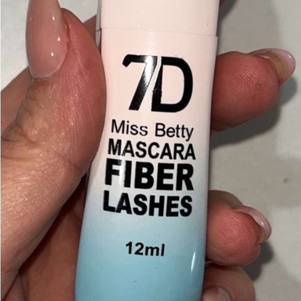7D Miss Betty Mascara Fiber Lashes - Picture 4 of 5